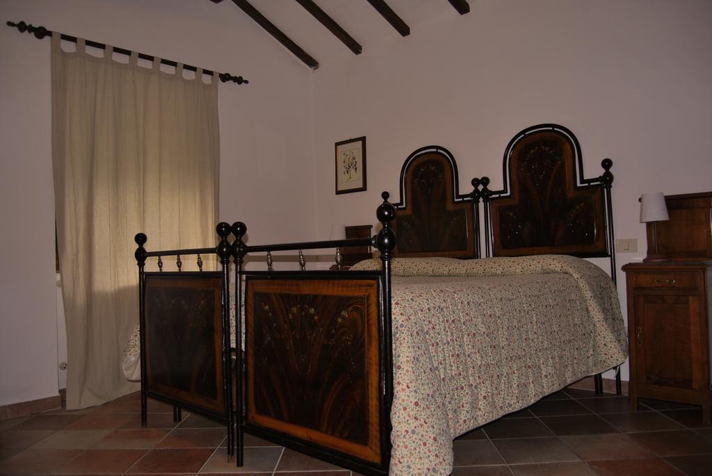 Villa Casale Degli Ulivi Gualdo Tadino Zimmer foto