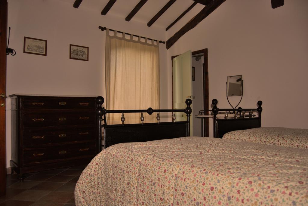 Villa Casale Degli Ulivi Gualdo Tadino Zimmer foto