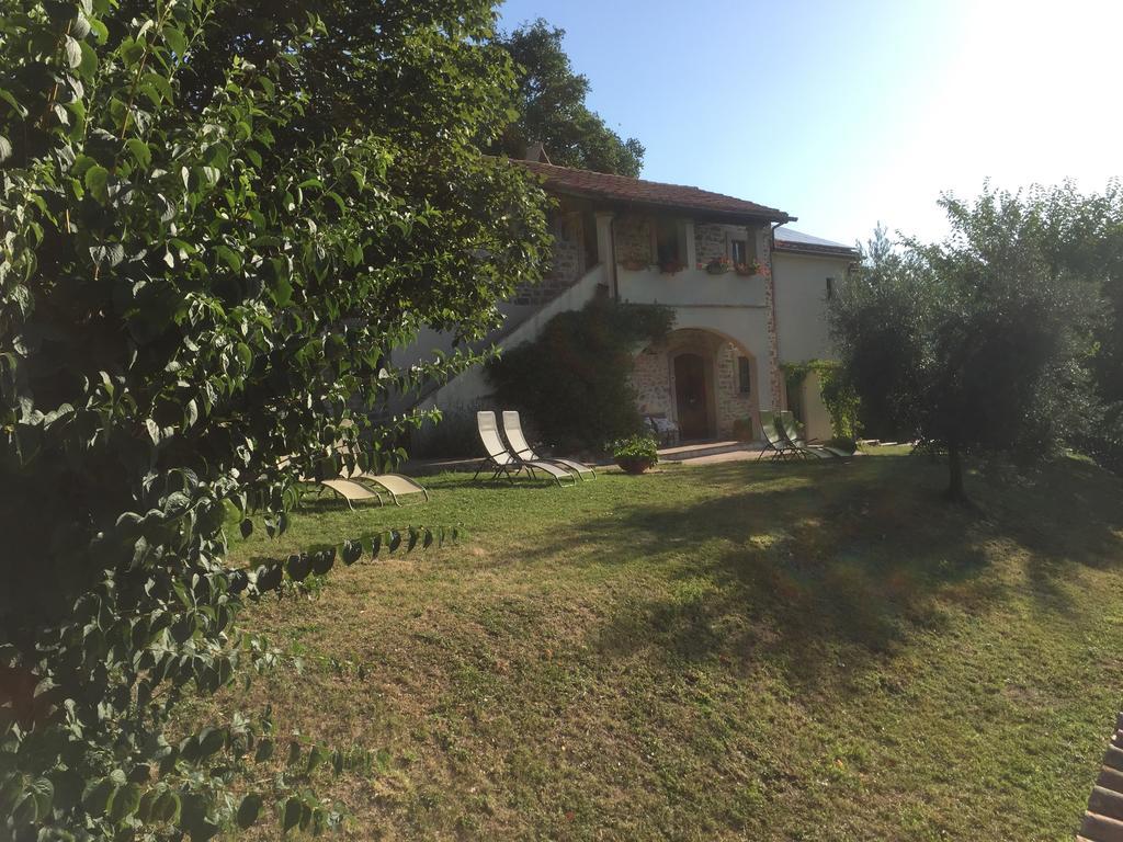 Villa Casale Degli Ulivi Gualdo Tadino Exterior foto