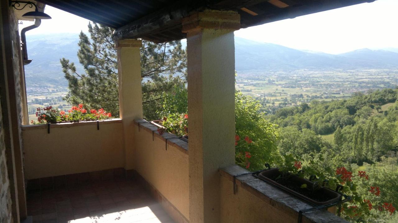 Villa Casale Degli Ulivi Gualdo Tadino Exterior foto