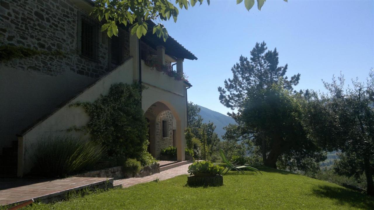 Villa Casale Degli Ulivi Gualdo Tadino Exterior foto